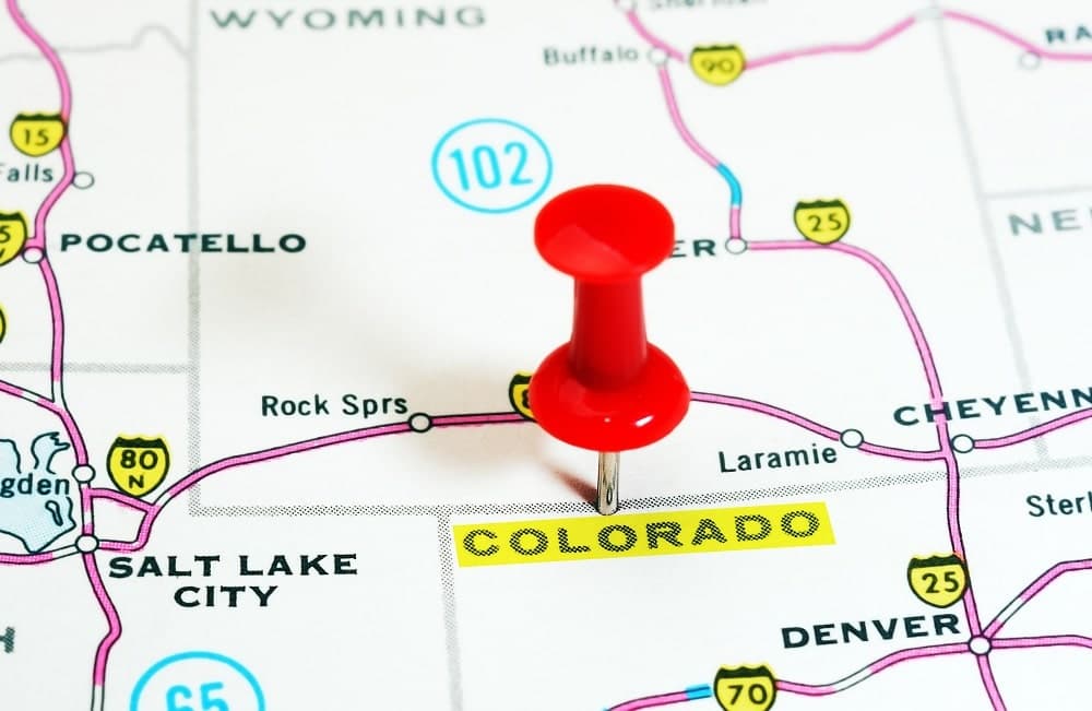 Colorado map with red pin.